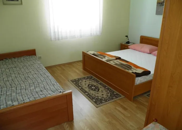 In Mit Eigenem Balkon Und Meerblick By Interhome Apartman