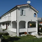 In Mit Eigenem Balkon Und Meerblick By Interhome Apartmán Baška
