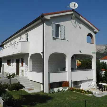 In Mit Eigenem Balkon Und Meerblick By Interhome Appartement Baška